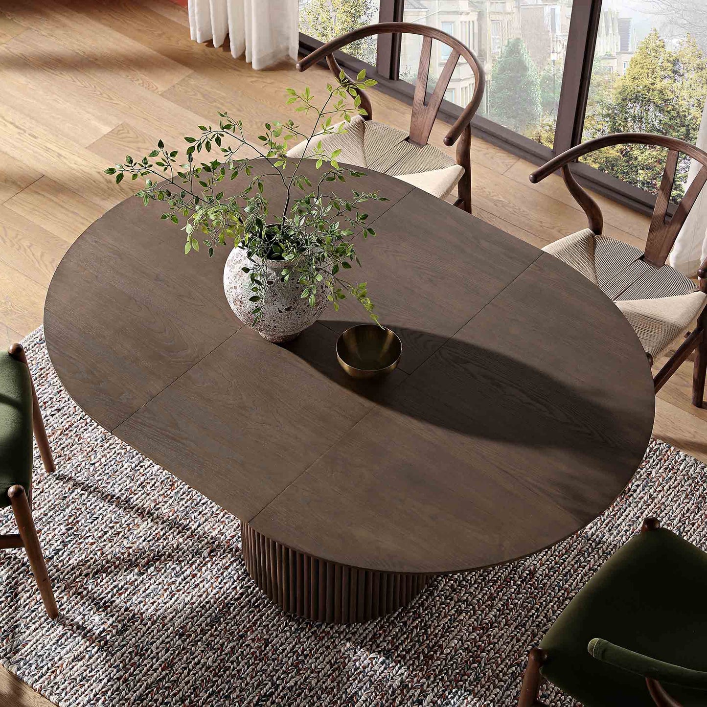 Maru Round 4-6 Seater Extending Oak Pedestal Dining Table, Silver Oak