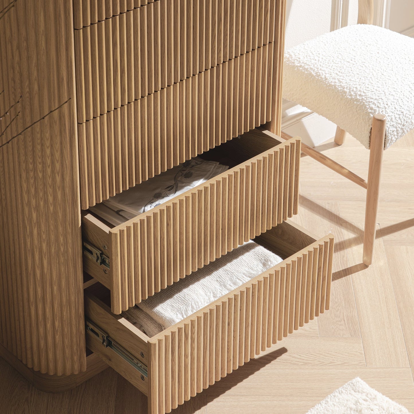 Maru Chest of 5 Drawers, Oak