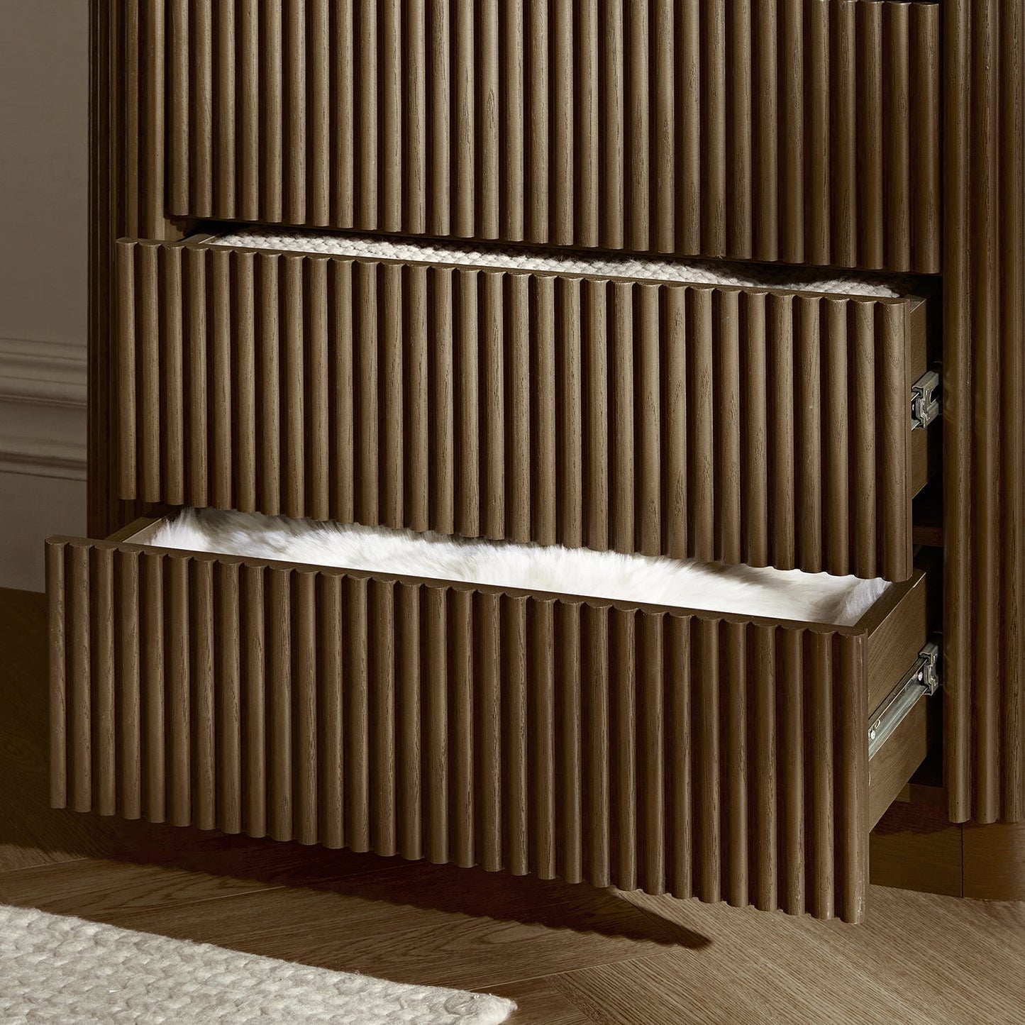 Maru Chest of 5 Drawers, Silver Oak