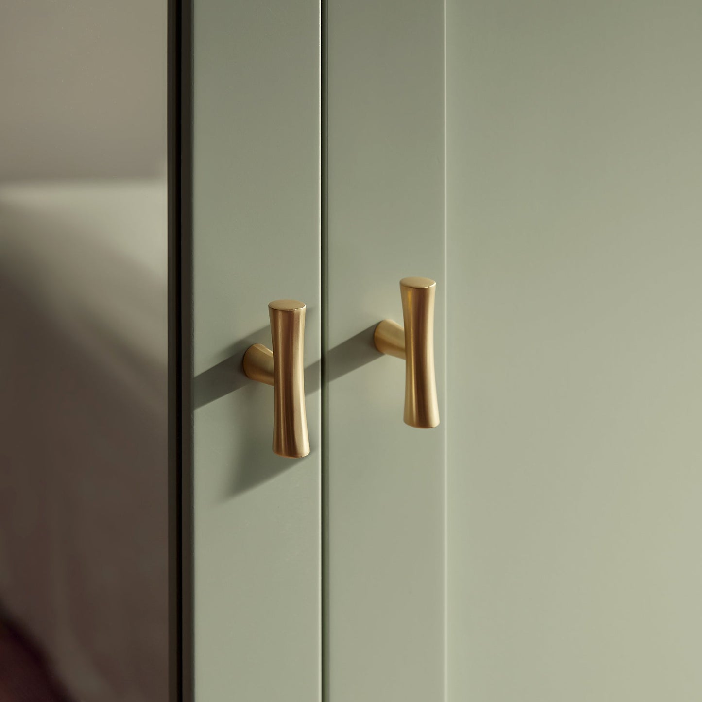 Oakham Mirrored Double Wardrobe, Desert Sage