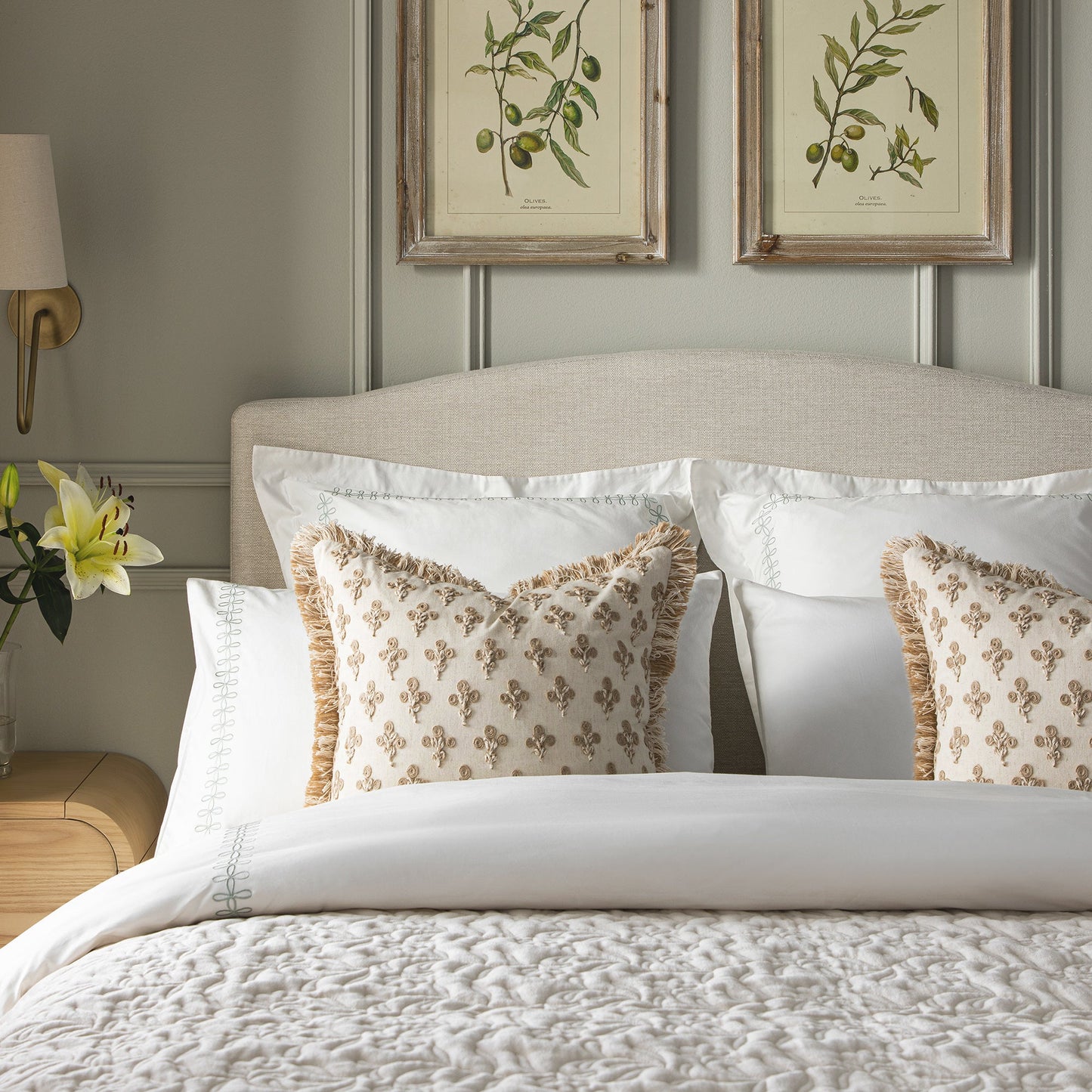 Chilworth Upholstered Ottoman Storage Bed, Ivory Weave Fabric