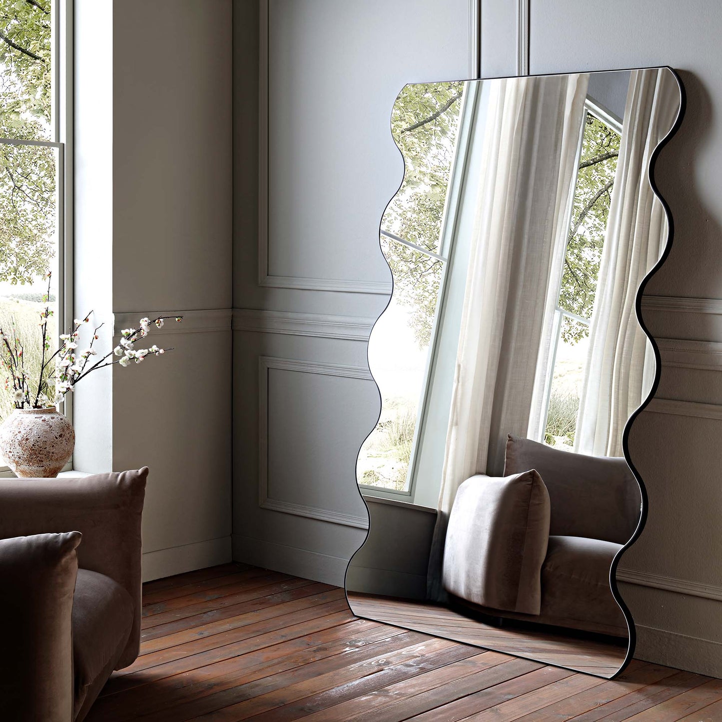 Luisa Wavy Curved Full length Mirror 180 x 110 cm, Black