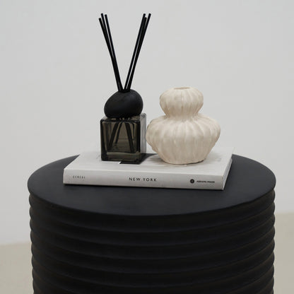 Raya - Minimal Onyx Ribbed Side Table