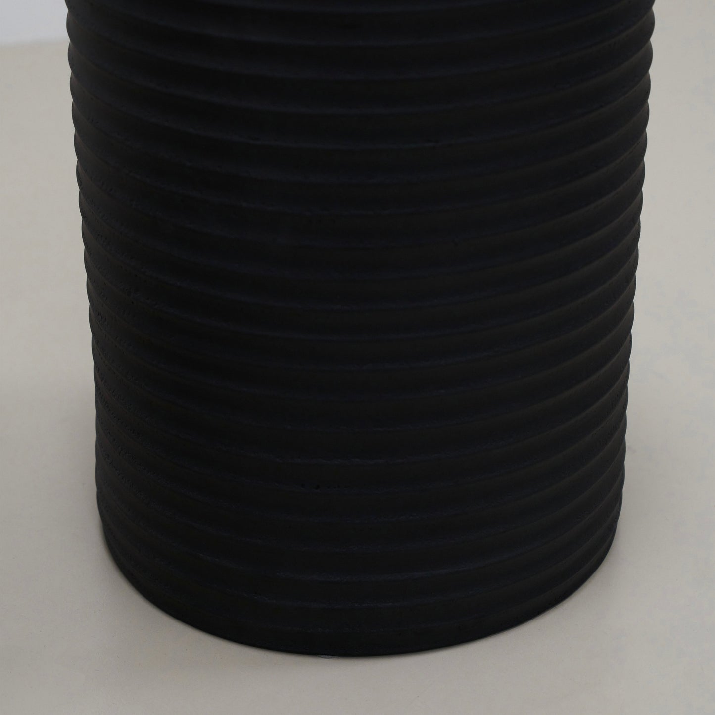 Raya - Minimal Onyx Ribbed Side Table