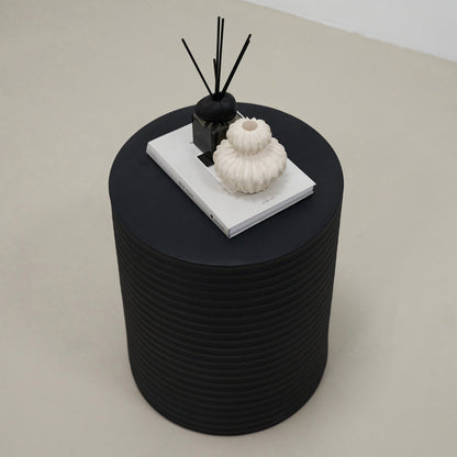 Raya - Minimal Onyx Ribbed Side Table