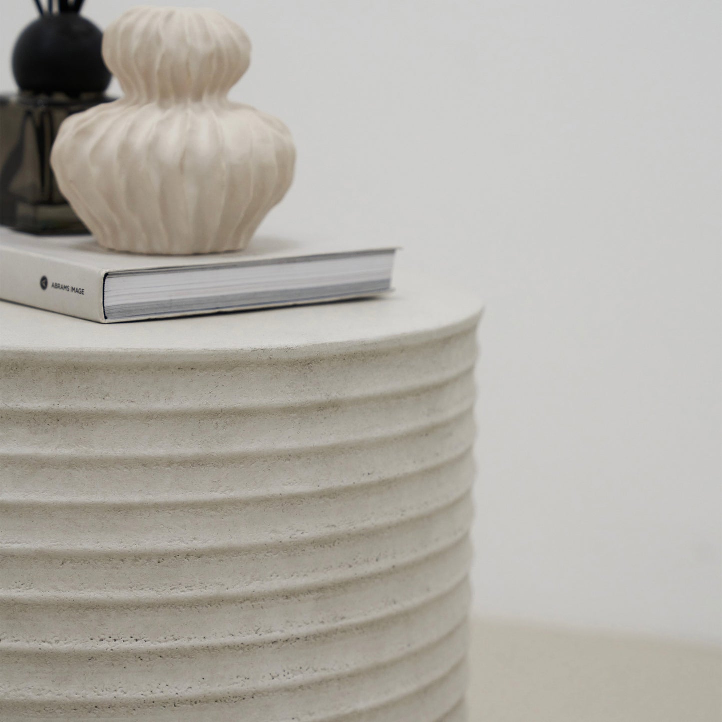 Raya - Minimal Concrete Ribbed Side Table