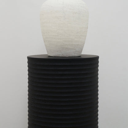 Raya - Minimal Onyx Ribbed Plinth